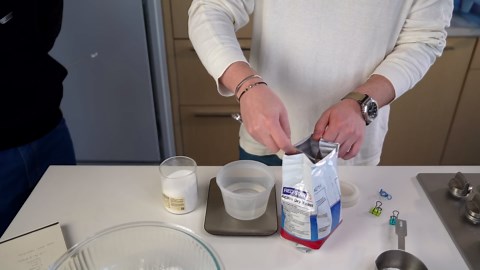 How to cook deep dish pizza like a pro at home