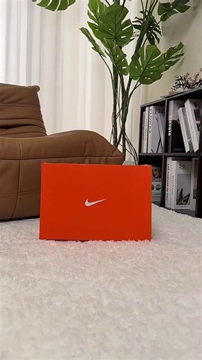 NIKE耐克PEGASUS PLUS运动鞋