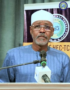 24K views · 647 reactions | #Tchad: À l’occasion de la remise des diplômes de la 21e promotion de l’Administration Générale des Affaires, baptisée Dr Général Youssouf Ahmat Tiera, le Président du Conseil d’administration, #Dr_Ali_Abdelrahman_Haggar, a livré un discours inspirant, mettant en lumière les valeurs de rigueur, d’engagement et de service public. | Alwatan Médias | Facebook