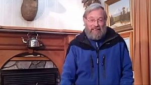 Veteran climber rescues overseas couple with longjohns