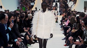 17K views · 1K reactions | The ordinary— a white shirt, a dress, a pencil skirt— becomes extraordinary through shape and volume for #ValentinoSS20 by Pierpaolo Piccioli. Watch again the collection on m.valentino.com/go/ROCKSTUDSPIKEfluo Video by #fashiontomax | Valentino | Facebook