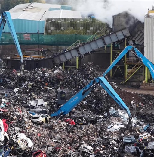 💪 Blue Fuchs Scrap Handlers Dominate the Scrapyard! FULL VID: https://youtu.be/DfFV44u2s1c?si=Nd7v1DtbTGeuA5E8 | SupernovaSonia