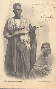 Jeli music: applying the art of storytelling in the context of curating exhibitions