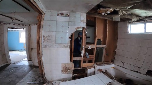 Bank auction foreclosure house gone wrong