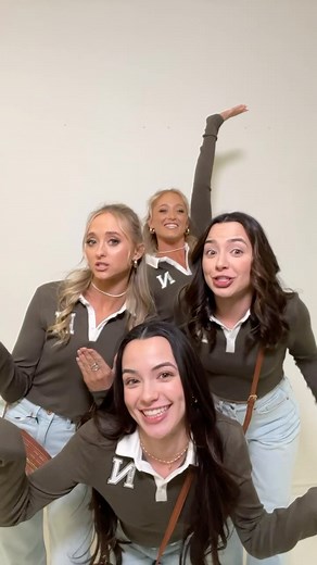 merrelltwins on Instagram: "Hello, we’re twins! 勺"