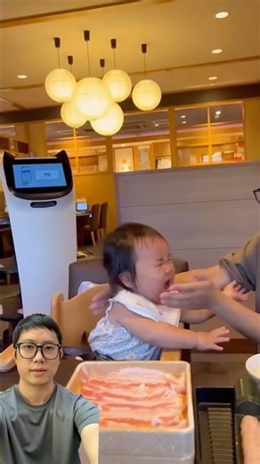 The baby doesn't like the robot cat #trendingshorts #trendingvideo #shorts #shortsviral #viralshorts
