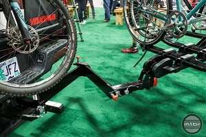 Yakima HoldUp EVO and BackSwing - video