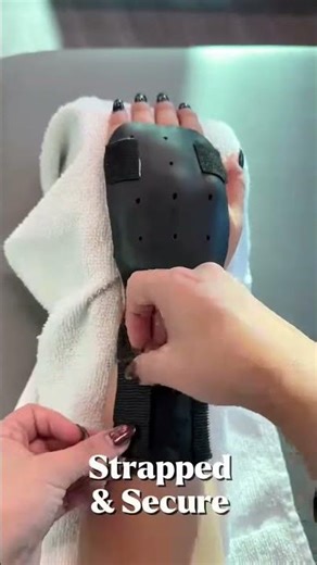 wrist splint#physicaltherapybiz #physiotherapy #physicaltherapy #painrelief #backpainrelief