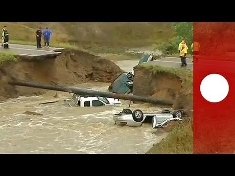 US: Thousands stranded by flash floods in Colorado