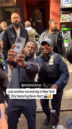Just another normal day in New York City featuring Kevin Hart 🎬🥰 @kevinhart4real @keeganmichaelkey | New York Mickey