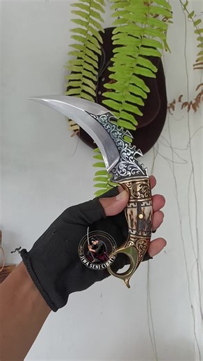 Custom Krambit: Unique Design and Features