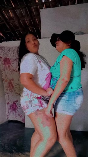 #mae #danca colocando a mãe pra dançar um forró 🤌💃🍯