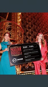 Look Good Feel Better on Instagram: "Bohemians, wir danken euch für eure Großzügigkeit! ✨❤️ Das großartige Ensemble von Moulin Rouge! hat im August mehr als 28.000 € für unser Patientenprogramm gesammelt. Chapeau! Zum großen Finale der Aktion haben unsere Botschafterinnen Sylvie Meis und Anna Hiltrop gestern Abend den Spendenscheck auf der Bühne im Musical Dome Köln entgegengenommen und das Publikum gebeten, die bisherige Spendensumme von rund 26.000 Euro noch einmal zu erhöhen. Mit vollem Erfol