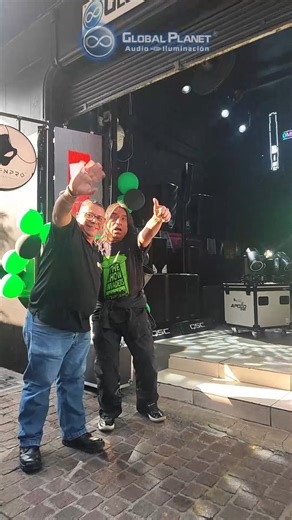 ¡LA INVASIÓN ALIEN Y EL ING BUMPER YA ESTAN AQUÍ! 😎👽 Y con ellos, grandes ofertas y promociones en toda la marca Alienpro, conoce todo acerca del audio, platica y descubre cuales son los mejores tips que el Ing. Bumper puede darte, todo eso y más aquí en Global Planet, ¡Te esperamos! Visítanos en López Cotilla #160 , Zona Centro de Guadalajara. 📌 También contamos con envío a todo México. 🚚📦 Envíanos un mensaje y un asesor te atenderá a la brevedad posible: 📲 WhatsApp: https://bit.ly/whatsa