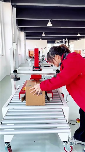 How is an automatic carton sealing machine used? Simply thread on the tape, and adjust..