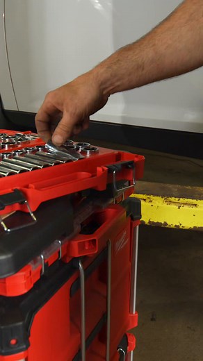 MOST VERSATILE SOCKETS. ANTI-ROLL, WRENCH-READY. | Milwaukee Tool