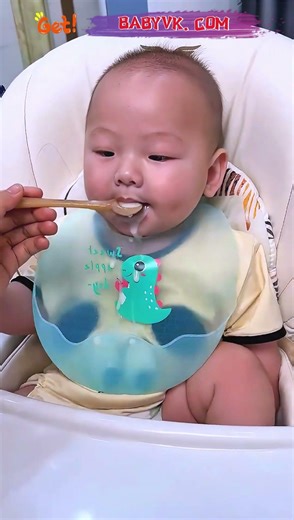 Silicone Baby Bib: Lightweight, Mess-Free Feeding Made Easy #CuteBaby #Bib