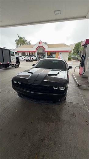 Cold Start on My V8 Challenger… This Sound Is INSANE 🔥💨