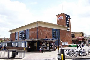 Turnpike Lane tube station - Alchetron, the free social encyclopedia