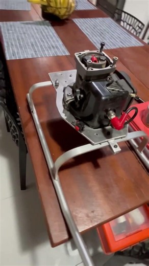 Preparando Trex 700 gasolina