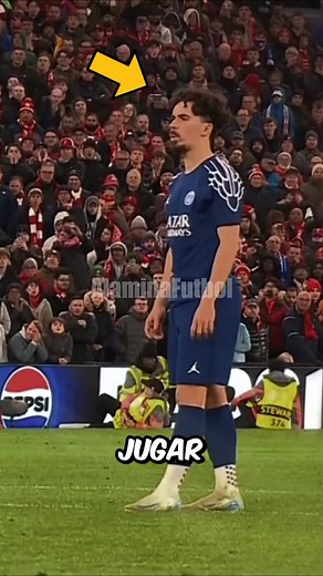 1.1M views · 41K reactions | Por qué Vitinha prefiere jugar descalzo que usar cordones o agujetas en sus botines | Alamina Futbol NADIE te preguntó | Facebook