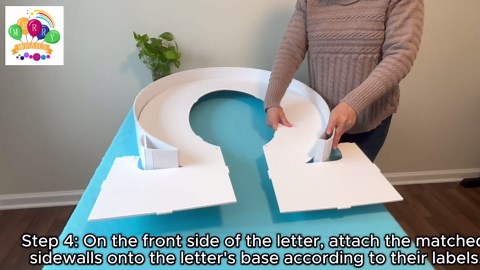 Melissa & Doug Magnetic Car Loader Wooden Toy Set with 4 Cars and 1 Semi-Trailer Truck Crane Wooden Toy, Vehicle Toys for Kids Ages 3+