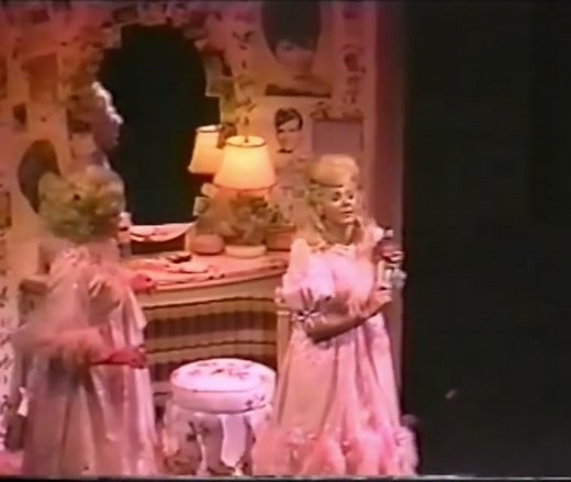 A little OBC of Hairspray for #theatrethursday ! #hairspray #broadway #musical #mamaimabiggirlnow