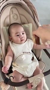 Daily Feeding Routine for My 4-Month-Old Baby 💛🍼 #baby #babyroutine #familymoments