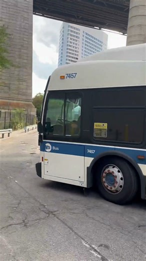 MTA Bus: 2015 New Flyer XD40 Xcelsior #7457 on the Q102 bypasses the Road 5/East Rd curve