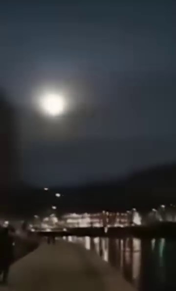 8M views · 58K reactions | Objects falling from the sky! What do you think?  | UFOs & Alien Life | Facebook