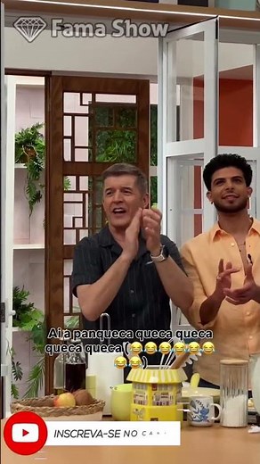 João Baião makes a live gaffe on "Casa Feliz" and gets laughs in the studio | Fama Show