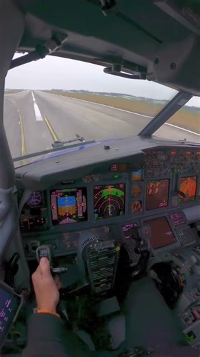 #LoveAviation❤️ | Precision, skill, and focus in motion