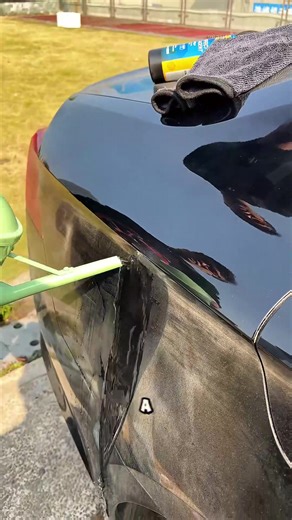 Does your car look like this? Don't row away.Let me help you solve it.#detailing #cardetailing #carcare #diamondclear #autodetailing