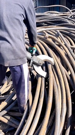 511K views · 2.8K reactions | Turning scrap into clean cuts! ♻️⚡Watch this hydraulic scrap cable cutter slice through thick scrap cables with ease. Fast, powerful, and built for tough recycling jobs — this tool means business! ️#HydraulicScrapCutter #CableCutter #ScrapRecycling #HeavyDutyTools #ToolReel #PowerTools #IndustrialGear #ToolAddict #SatisfyingCuts #uae #dubai | Scrap Buyer UAE | Facebook