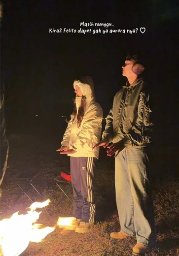 Melihat aurora adalah salah satu mimpi terbesar aku dan aku bersyukur banget sm Tuhan Yesus karena bisa menjalani mimpi ini bareng kamu @hitocaesar ♡ So guys, kalo tebakan kalian aku & Hito berhasil gak liat aurora di Tromsø?🥹♡