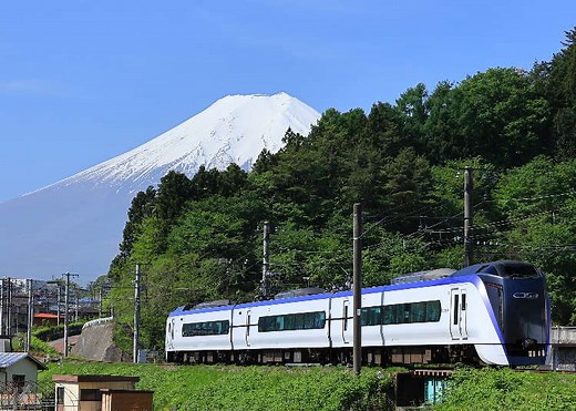Tokyo to Mt. Fuji Made Easy: How to Travel and Enjoy the Best of Fuji (Including Lake Kawaguchi & Fuji-Q Highland) | LIVE JAPAN travel guide