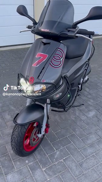 Gilera Runner 180: Performance and Features Overview