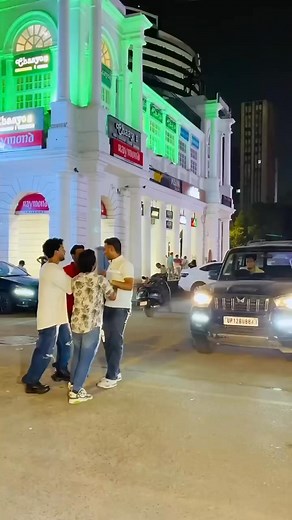 Kisse jane anjane me dost hurt hue h #fbyシvideo #viralvideochallenge #reelkarofeelkaro #sadness #emotional #malikofficial009 #irshadmalik | Aasif Malik