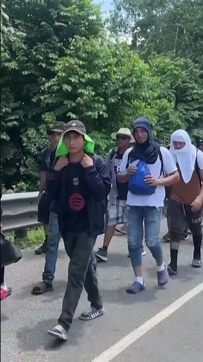 Hundreds of Migrants Cross Guatemala-Mexico Border as Caravan Heads Toward US #shorts