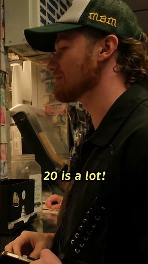 Ordering a Chocolate Shake at the Wieners Circle #chicago #chicagorestaurants