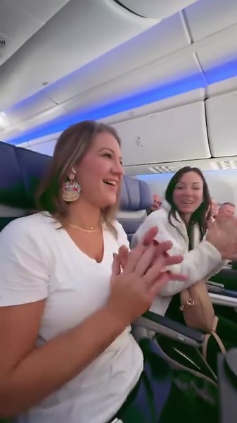 641K views · 4.1K reactions | @dbusby got a warm welcome from @southwestair for her birthday trip today! #birthdaygirl #outdaughtered #itsabuzzworld | Adam Busby | Facebook