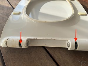 How to fix Mondella soft close toilet seat clip that doesn't rotate?