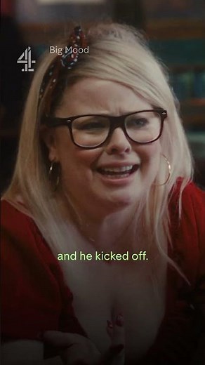 Is this the ultimate meet-cute? #BigMood #NicolaCoughlan #LydiaWest