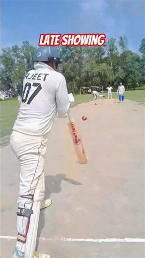 How to play Left arm late swing 👌 || wicket Bowl 👏 || #cricket #shorts #share #tag #shortvideo