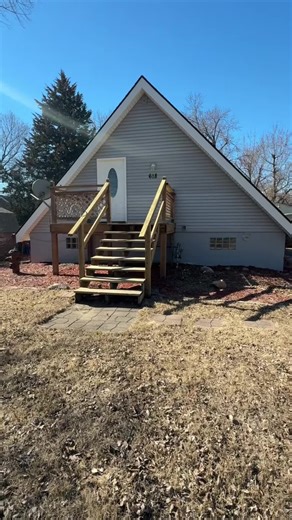 📍618 N 40th Street, Council Bluffs, IA 51501 💲265,000 | 3 🛏️ | 2 🛁 | 2,744 SqFt 🏡 Listed with Katie O’Quinn, licensed IA/NE Realtor with Better Homes and Garden Real Estate The Good Life Group. Featured by Maggie Kalin, licensed IA/NE Realtor with Better Homes and Garden Real Estate The Good Life Group. #housetour #homeshopping #hometour