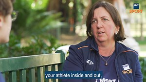 Part one of a four-part series where Elite Netball Coach Paula Stuart chats to Psychologist Nathaniel Wells about the role of coaches in Sport. This Week's chat is about spotting the signs in an athlete to detect player wellbeing. | QUT Sport