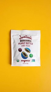 Candy shells this vibrant usually come with an asterisk (*artificial colors). Ours come with organic ingredients sourced from nature. It’s candy gone JUSTIN’S® brand. | Justin's