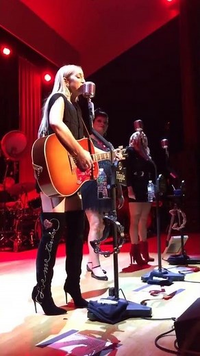 “Best Years of My Life” by Pistol Annies in NYC ‪@PistolAnnies‬