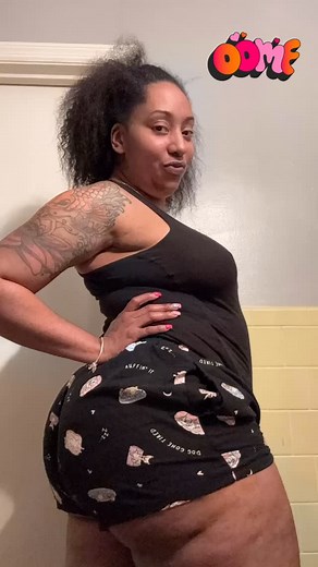 It’s hot af to be OUTSIDE 🥵🥵🥵 | Destiny Redd
