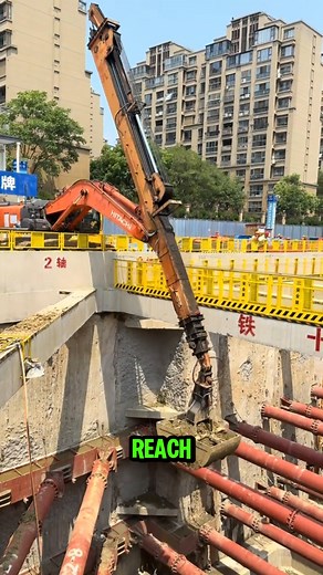 10K views · 38 reactions | With its special design, the long-reach excavator works where ordinary machines can’t. #LongReach #UrbanBuild #fblifestyle | Quechua TV | Facebook